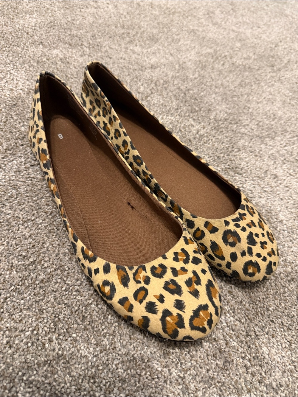 Leopard Print Women’s Ballet Flats - Tan and Black size 8
